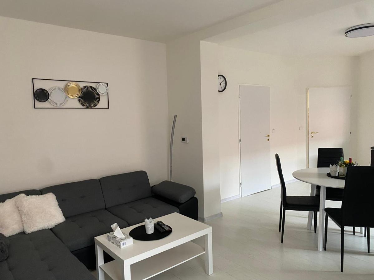 Apartman Simon Cheb Exteriör bild