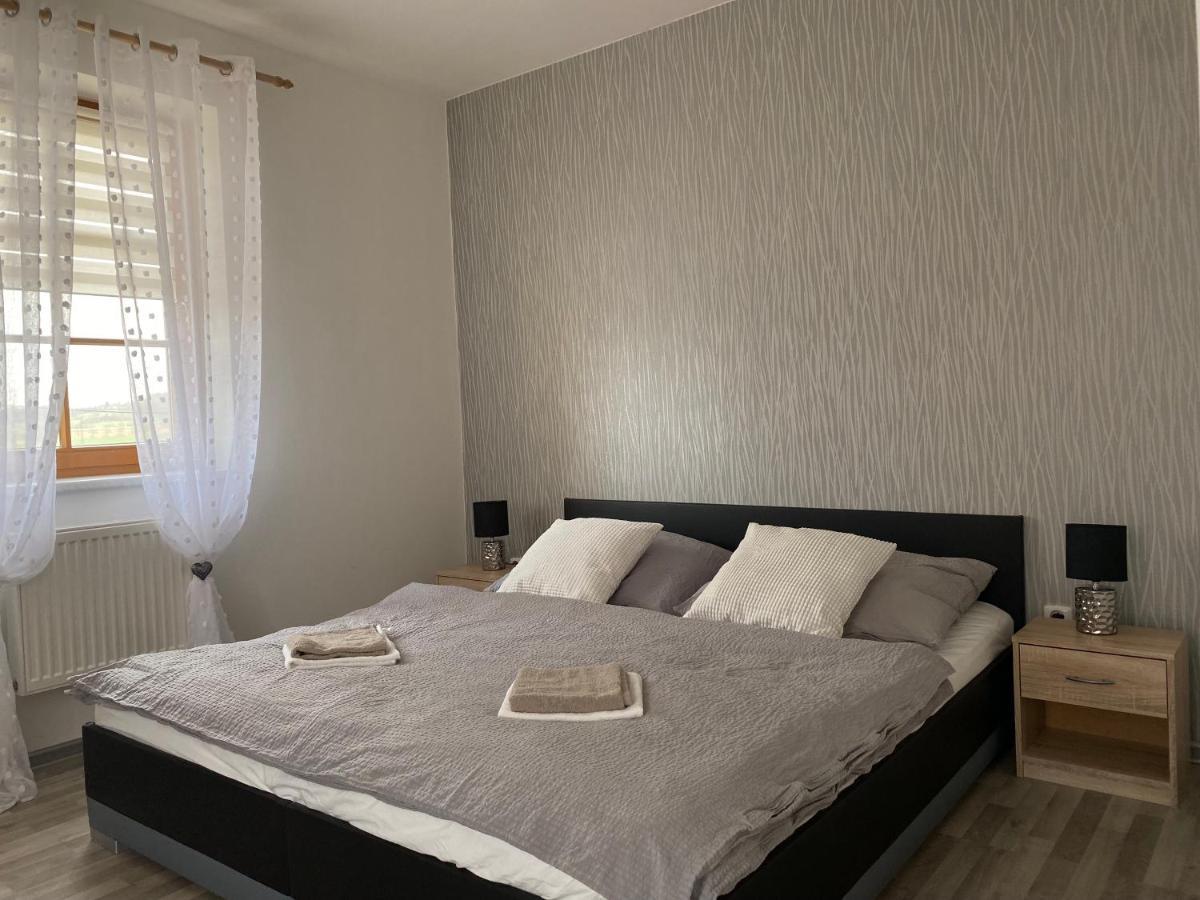 Apartman Simon Cheb Exteriör bild